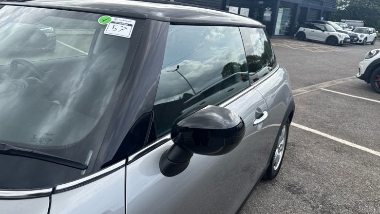 MINI Hatchback 1.5 Cooper Classic 3dr Auto Petrol Hatchback